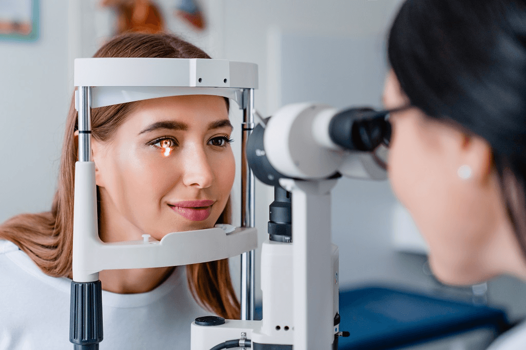 Careers employeebenefits package lady at the opticians